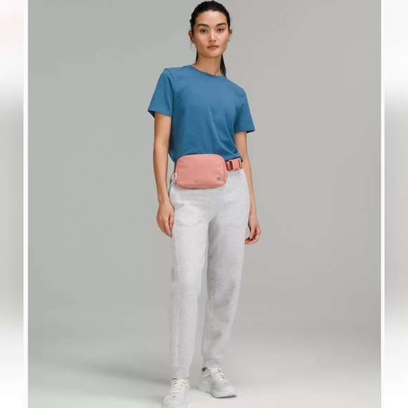 New Lululemon Pink Pastel Everywhere Belt Bag 1L (discontinued color) - Picture 2 of 6